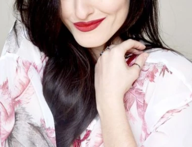 Δείτε την καυτή αλλαγή γνωστής νεαρής τραγουδίστριας: Δείτε πόσο ομόρφυνε και ποιά είναι; (φωτό)